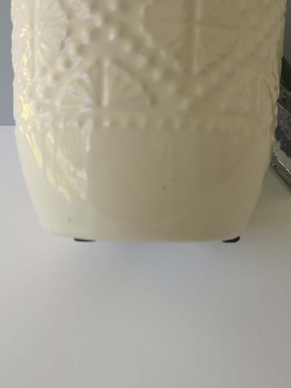 Ceramic Vase Cream Textured with Rustic Rim New - Picture 4 of 12